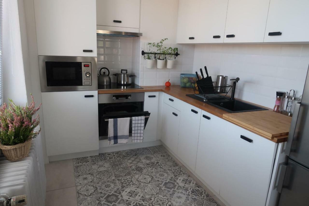 Hniezdo V Raji 1 - Luxurious Apartment 3 Min Walk To City Center Spišská Nová Ves Exterior foto